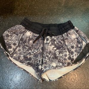 Lululemon Hotty Hot Short